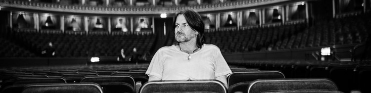 The silent storyteller - ex-genesis singer RAY WILSON surprises with an introspective folk album