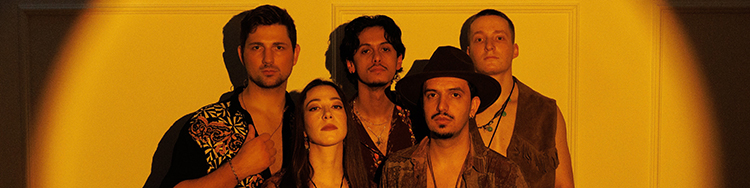 Die jungen Retrorocker CRIMSON ROOTS wollen sich als starke Live-Band etablieren Die jungen Retrorocker CRIMSON ROOTS wollen sich als starke Live-Band etablieren
