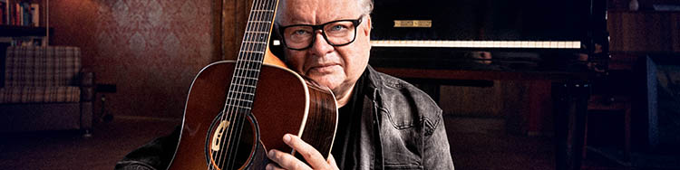 HEINZ RUDOLF KUNZE findet die Mischung zwischen gesellschaftspolitischen Statements und persönlicher Lyrik