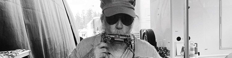 NEIL YOUNG - Fels in der Brandung