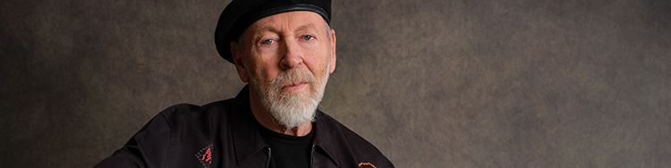 Folklegende RICHARD THOMPSON findet es zu Hause am schönsten