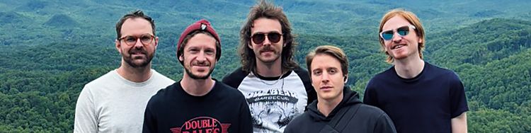 Der Colorado-Fünfer SQUEAKY FEET lässt einen neuen Prog-Zweig sprießen